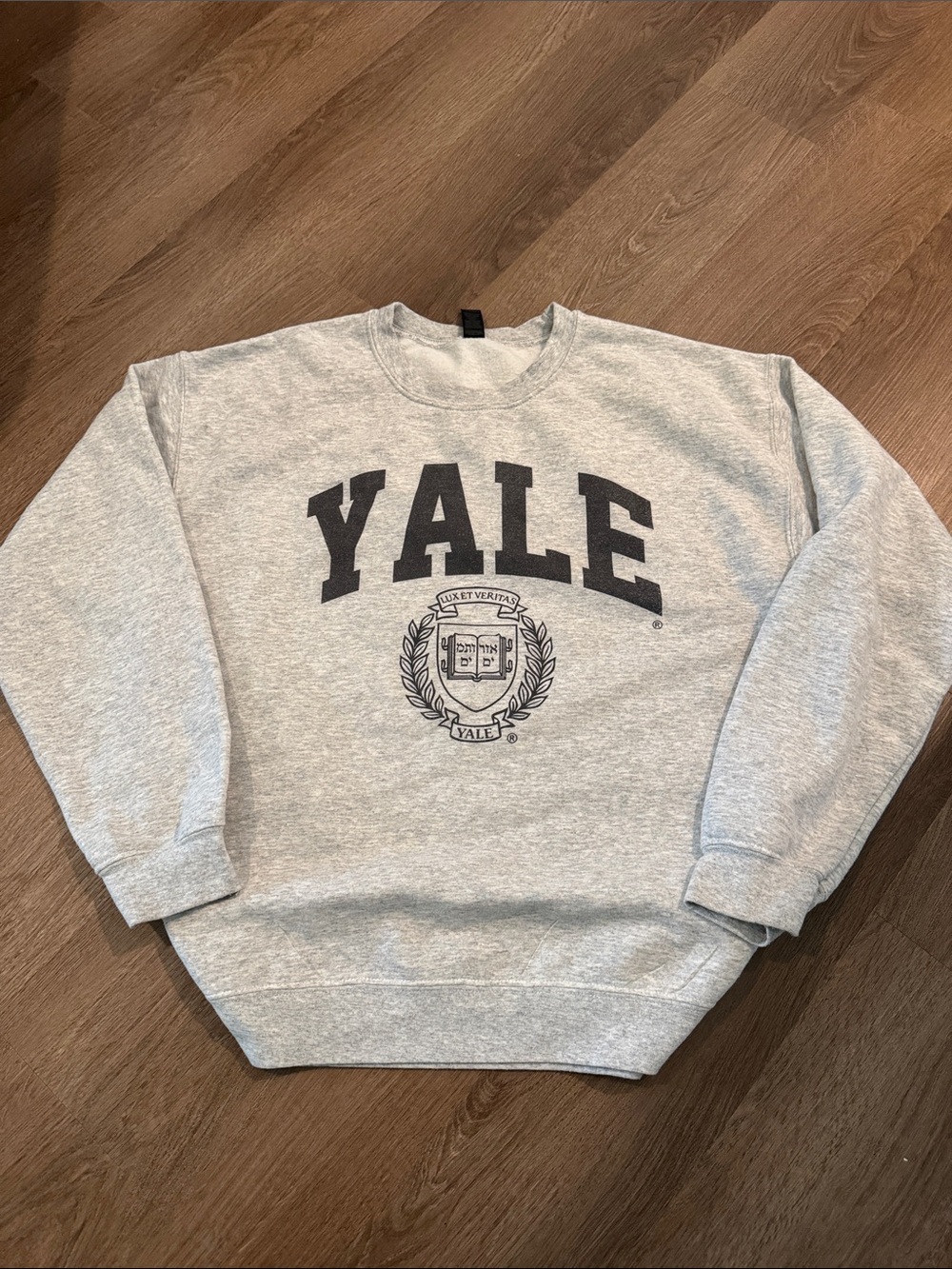 Vintage Gildan Gray Yale Crewneck Sweatshirt with Black Lettering